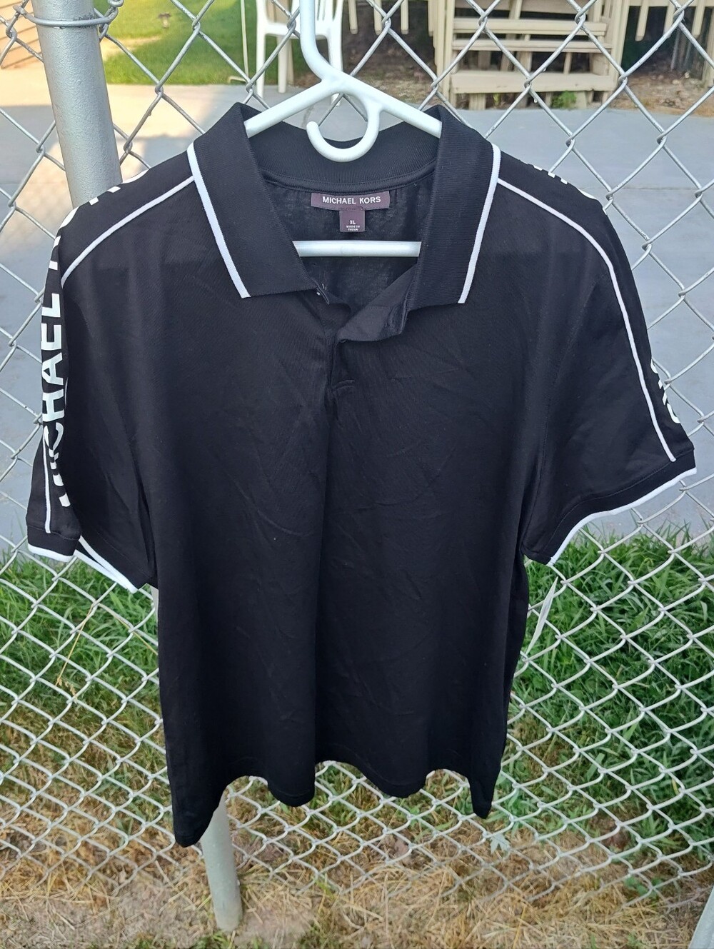 Michael Kors Men’s Black Polo Shirt White Trim Size XL Shoulder Logo